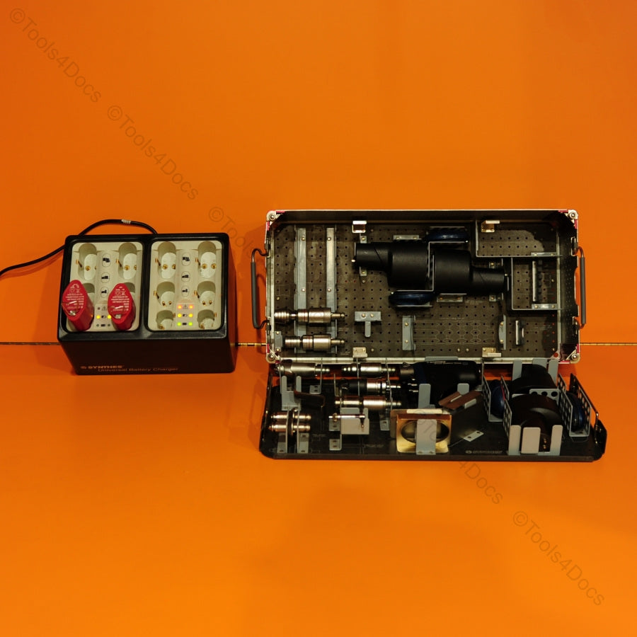 Synthes Small Battery Drive 532-010 Set with Battery Charger and 2x Batteries (v1)